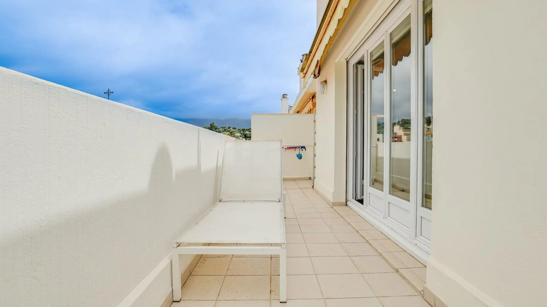 Cosy Studio, Proche Plage Et Gare, Vue Montagne Roquebrune-Cap-Martin